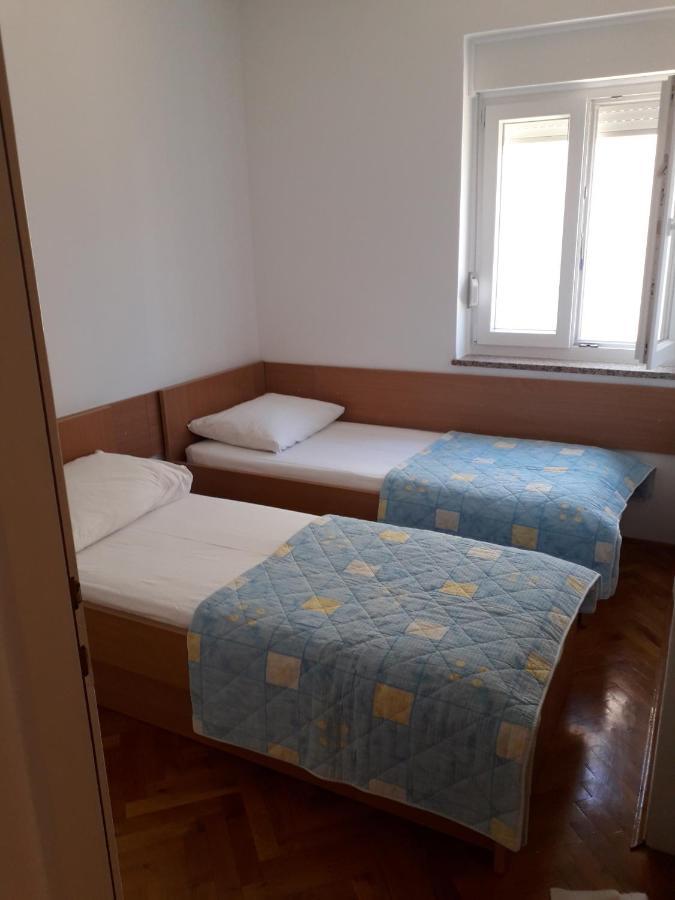 Apartments Miljenko โนวาลยา ภายนอก รูปภาพ
