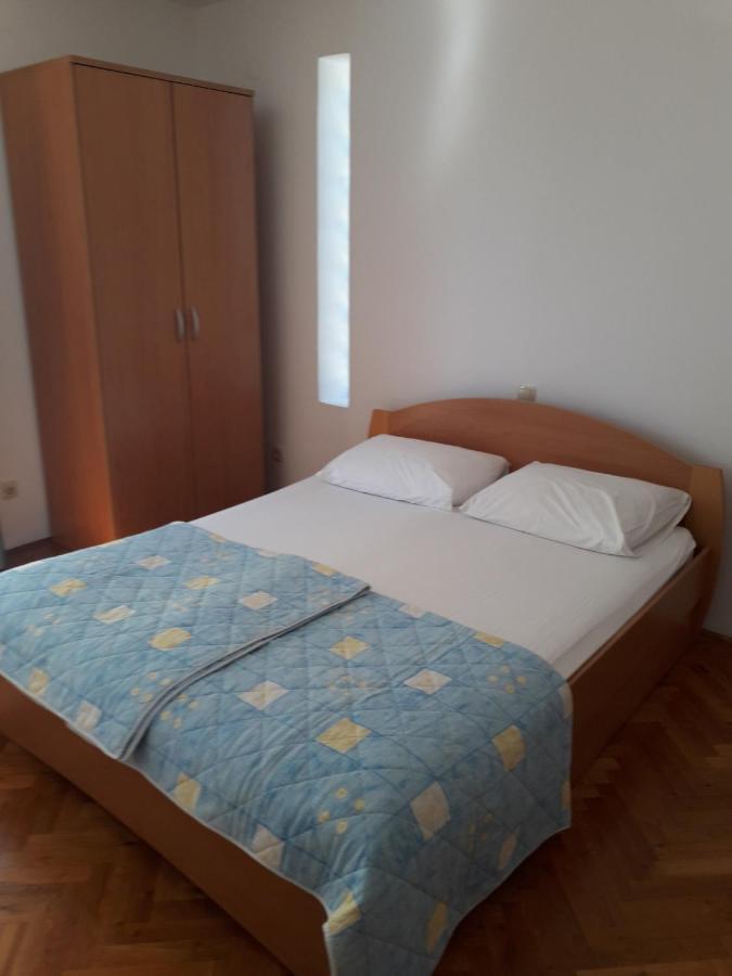 Apartments Miljenko โนวาลยา ภายนอก รูปภาพ