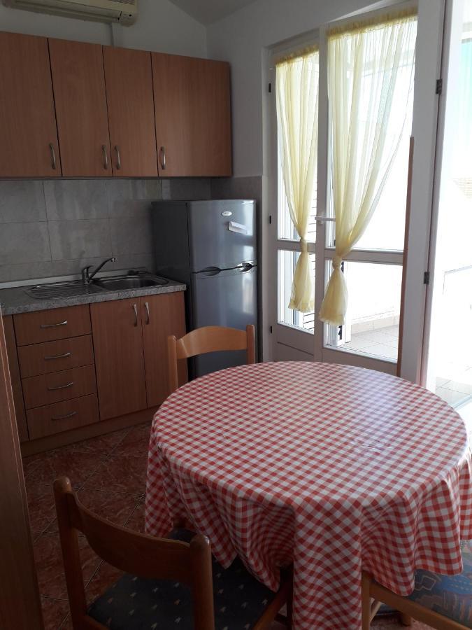 Apartments Miljenko โนวาลยา ภายนอก รูปภาพ