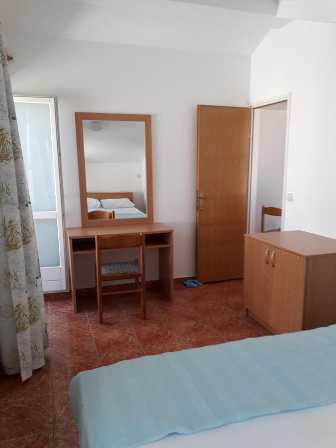 Apartments Miljenko โนวาลยา ภายนอก รูปภาพ