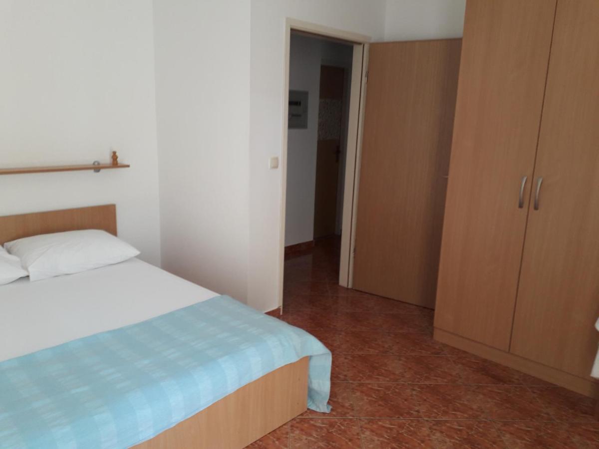 Apartments Miljenko โนวาลยา ภายนอก รูปภาพ