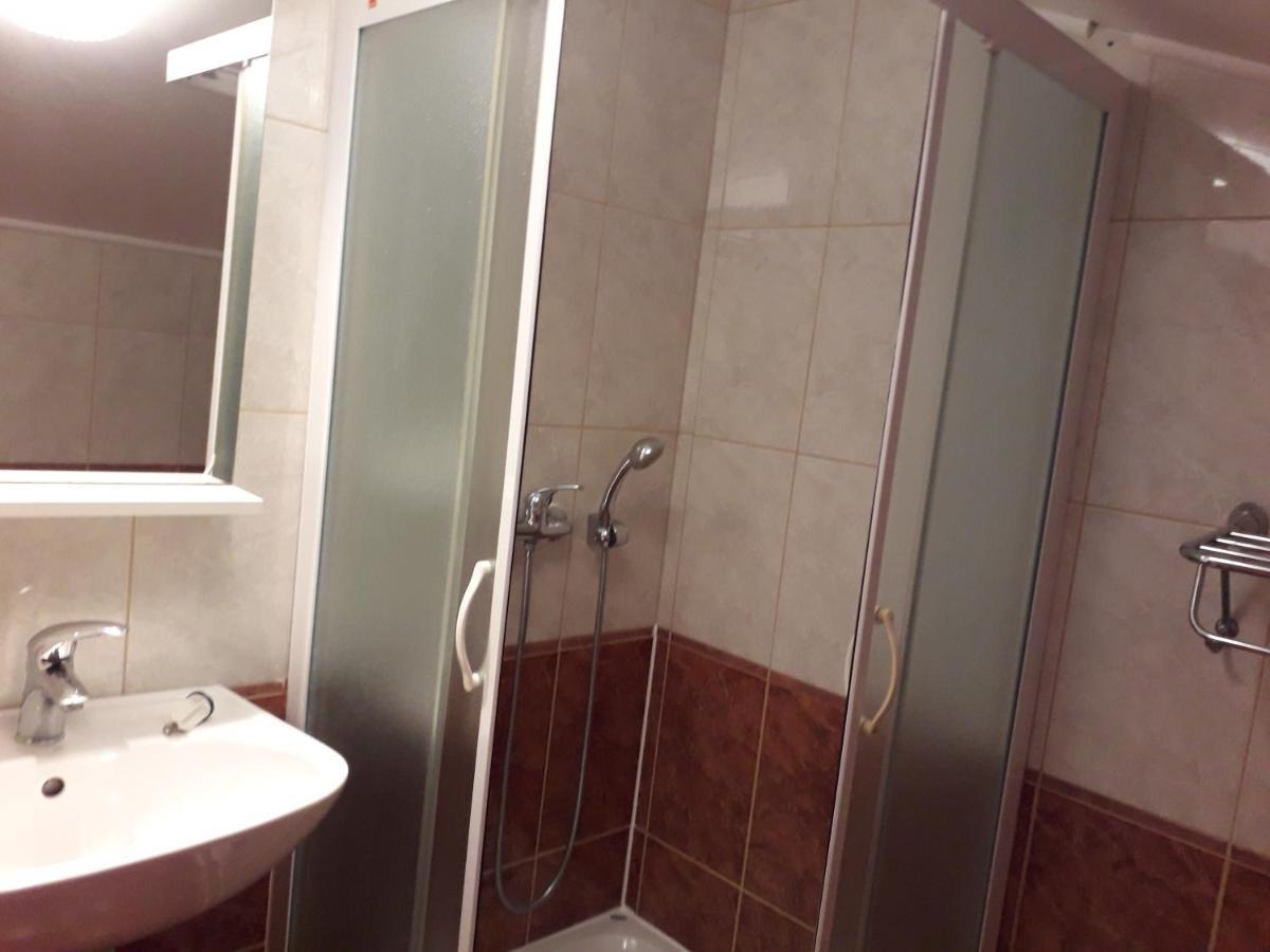 Apartments Miljenko โนวาลยา ภายนอก รูปภาพ