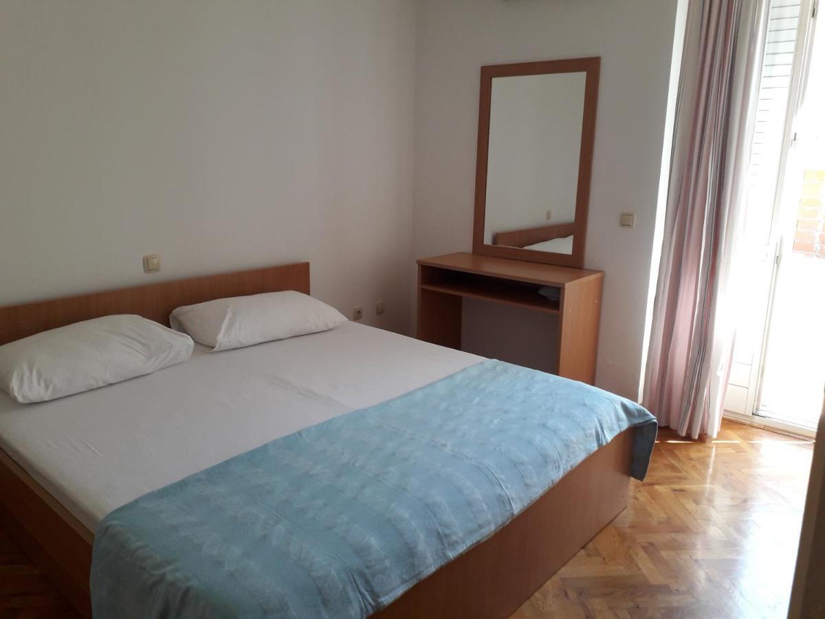 Apartments Miljenko โนวาลยา ภายนอก รูปภาพ